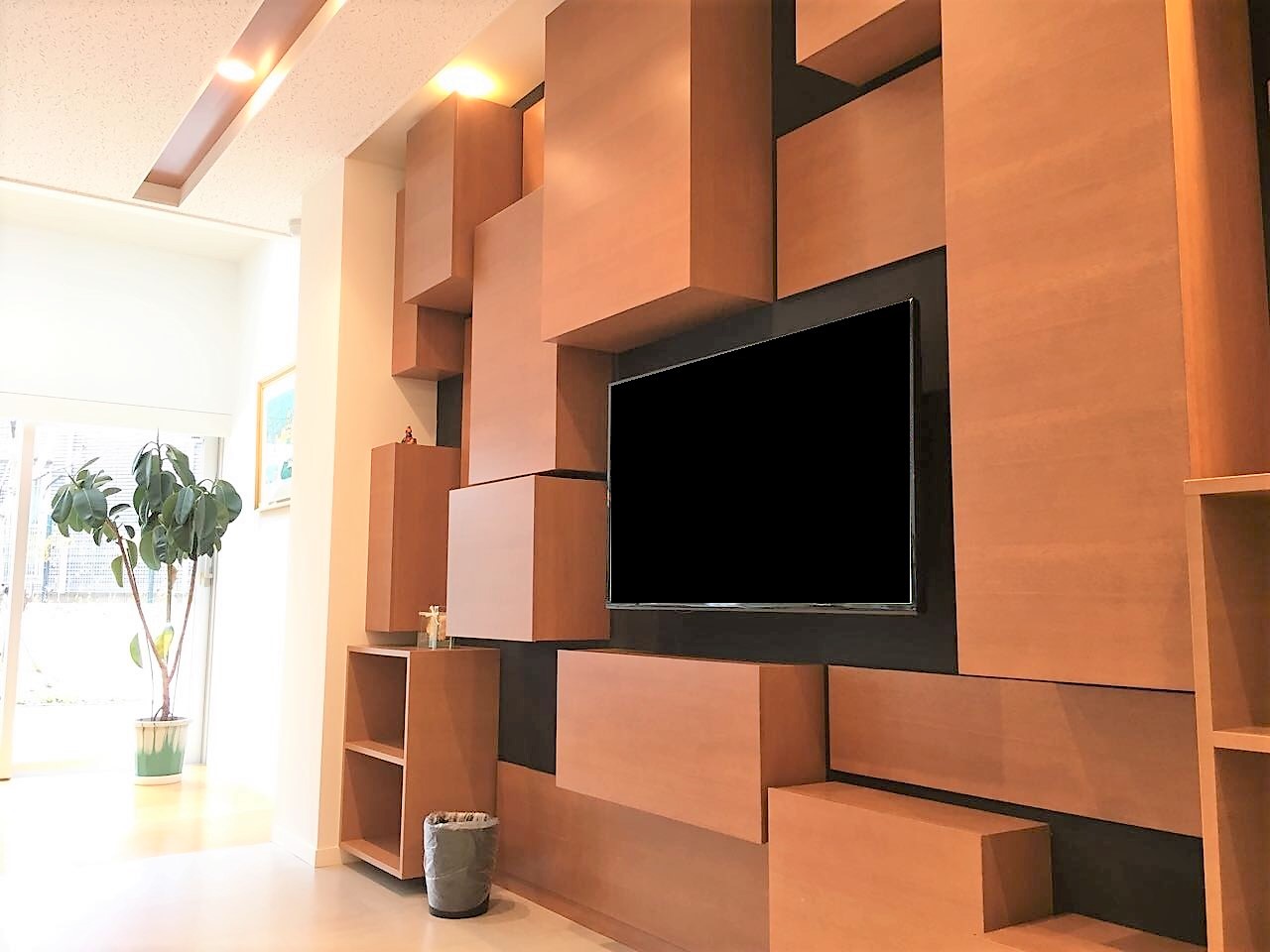 壁面収納　TVボード　飾り棚